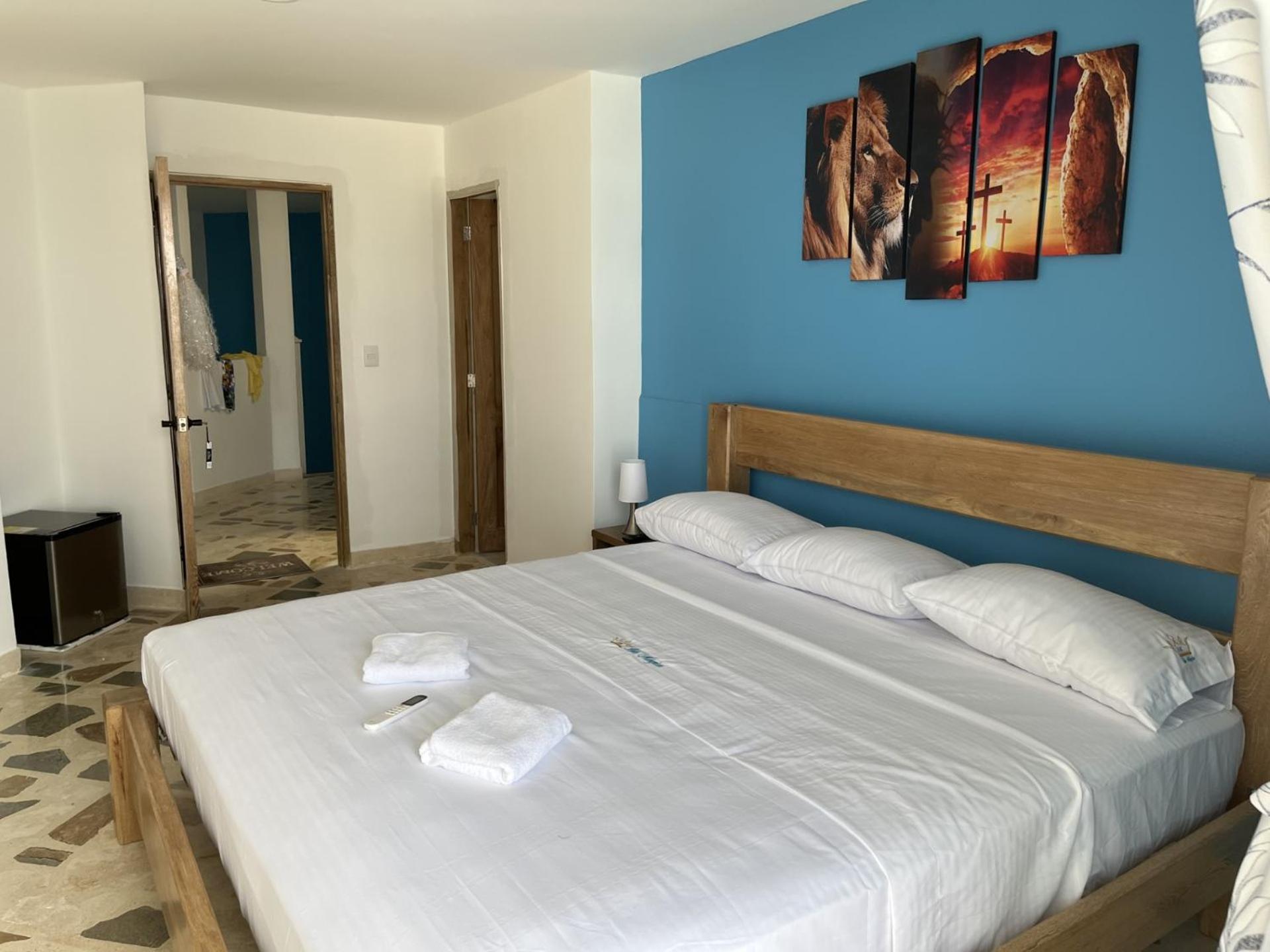 Hotel Isla Magica Ковеньяс Екстер'єр фото
