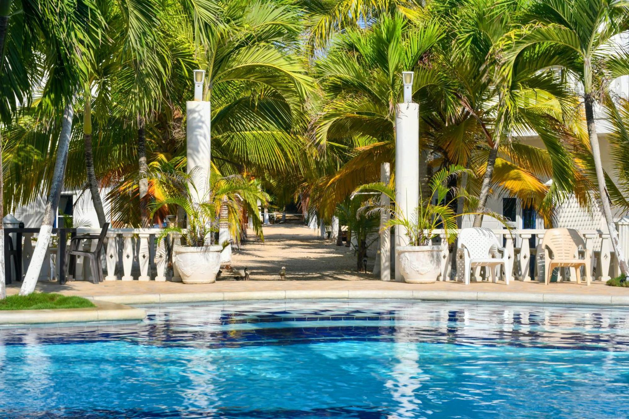 Hotel Isla Magica Ковеньяс Екстер'єр фото