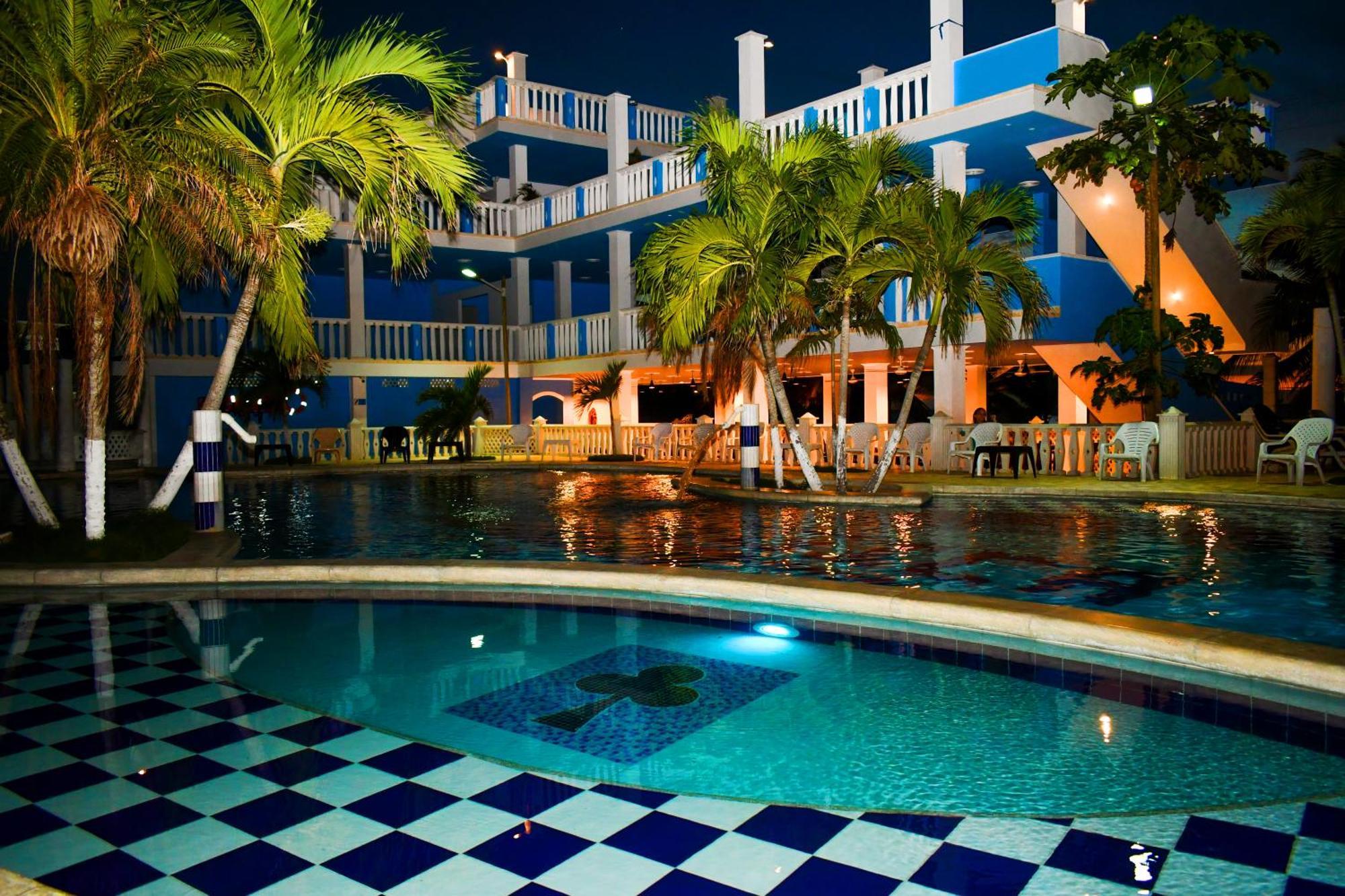 Hotel Isla Magica Ковеньяс Екстер'єр фото