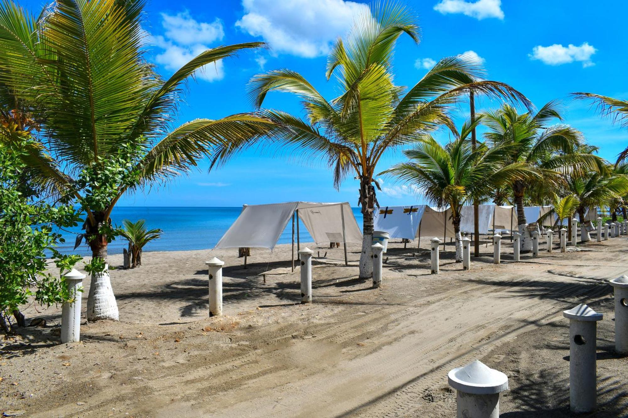 Hotel Isla Magica Ковеньяс Екстер'єр фото
