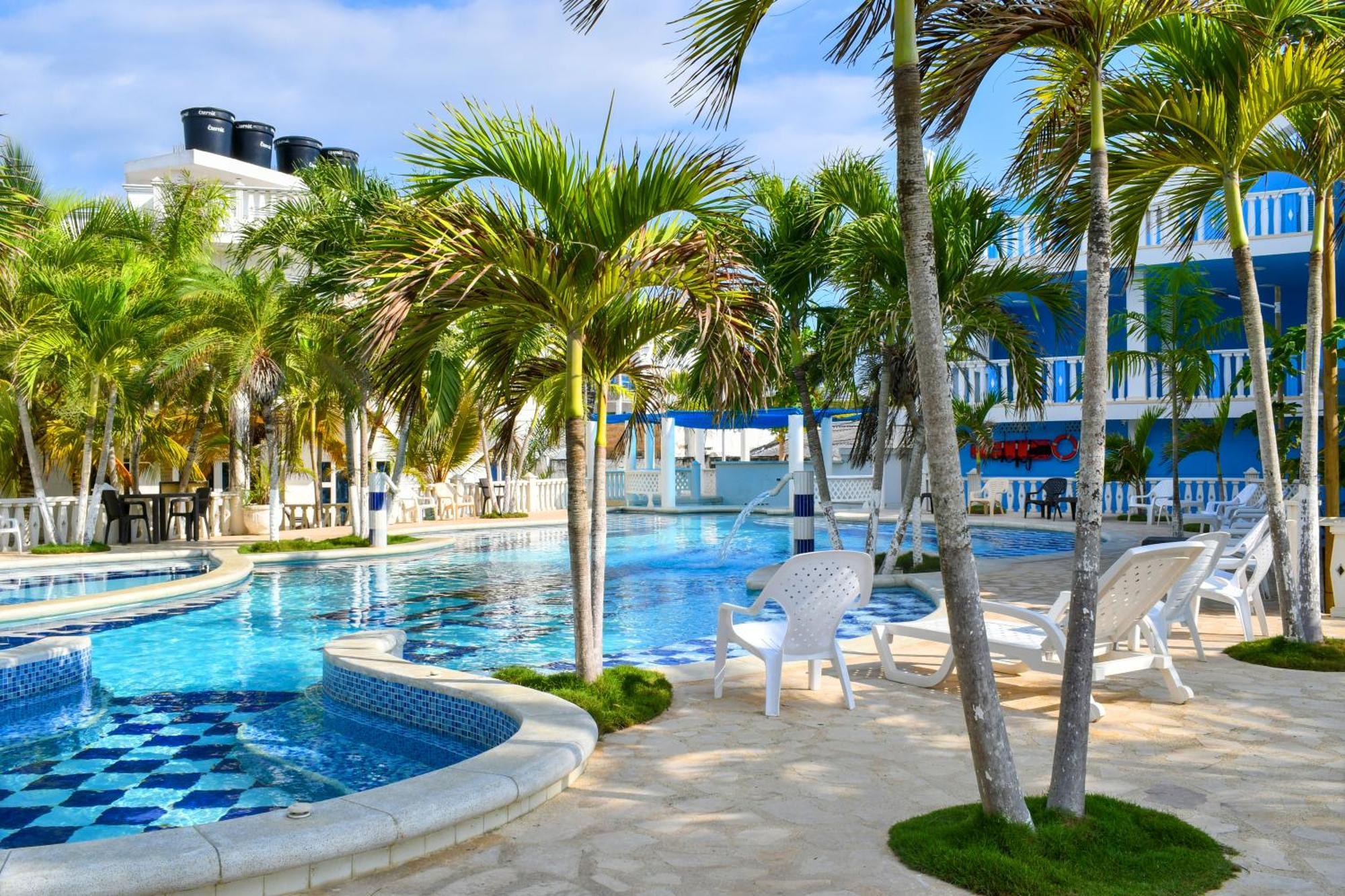 Hotel Isla Magica Ковеньяс Екстер'єр фото