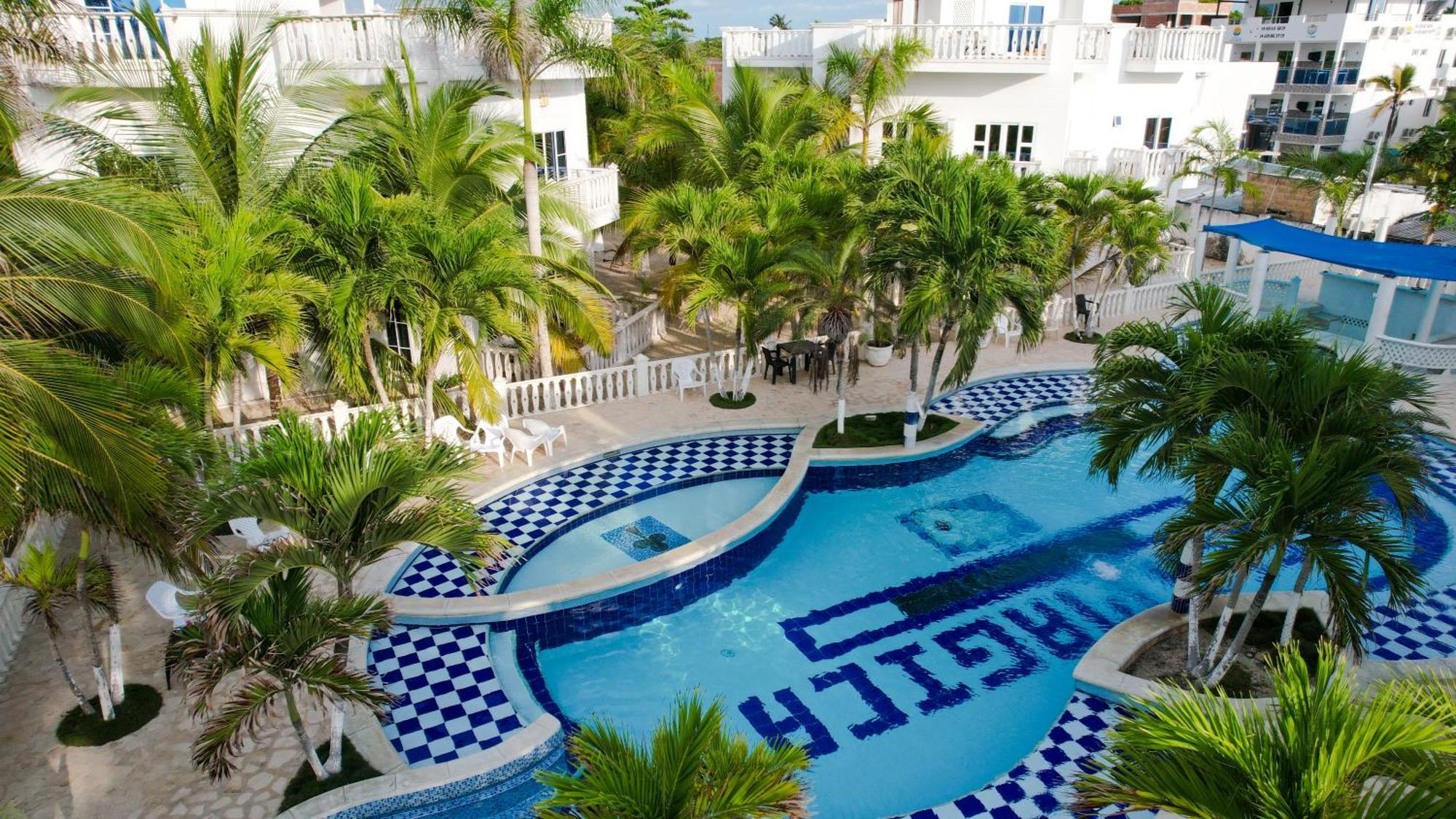 Hotel Isla Magica Ковеньяс Екстер'єр фото