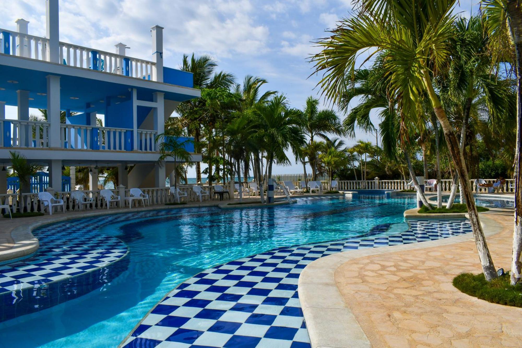 Hotel Isla Magica Ковеньяс Екстер'єр фото