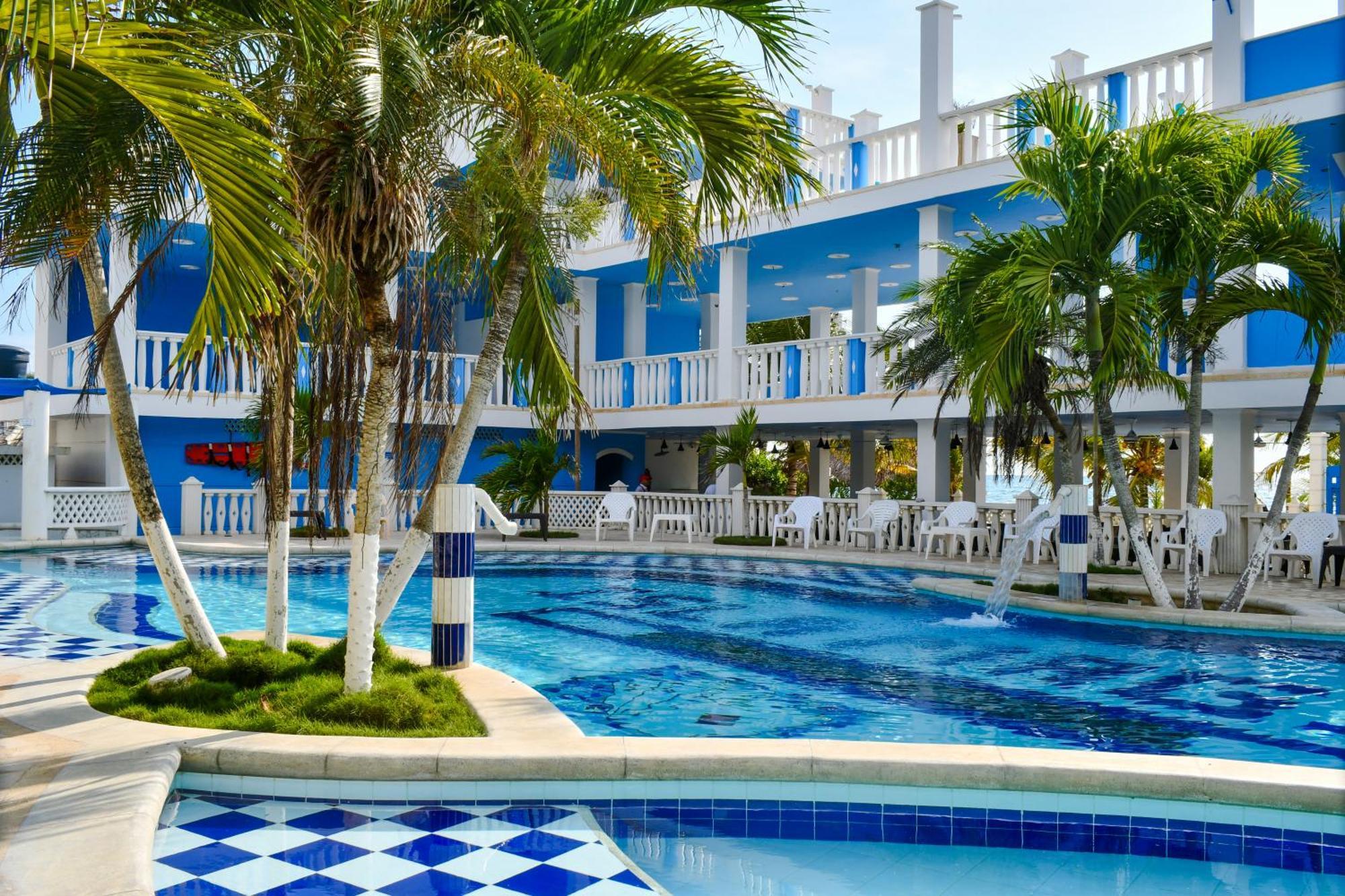 Hotel Isla Magica Ковеньяс Екстер'єр фото