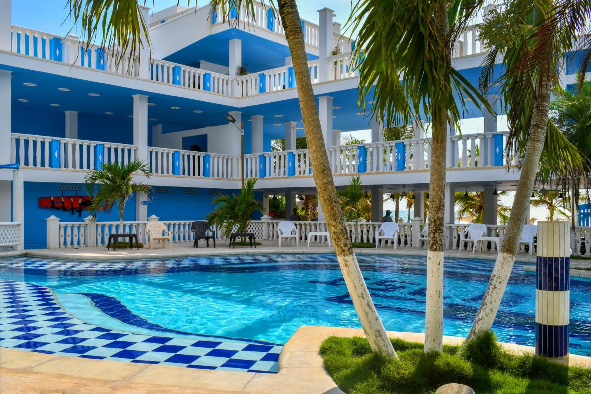 Hotel Isla Magica Ковеньяс Екстер'єр фото