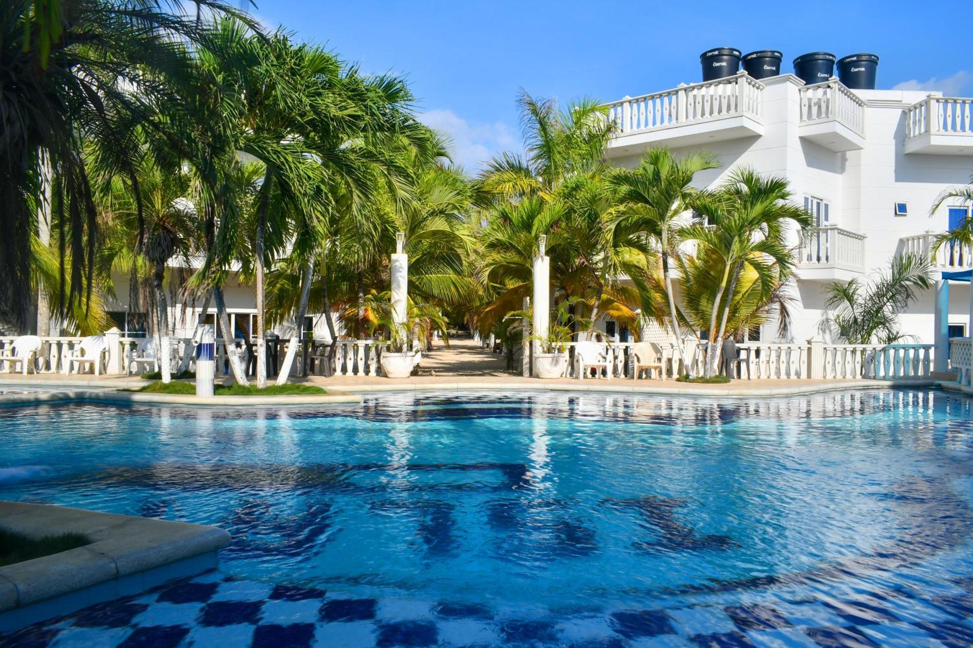 Hotel Isla Magica Ковеньяс Екстер'єр фото