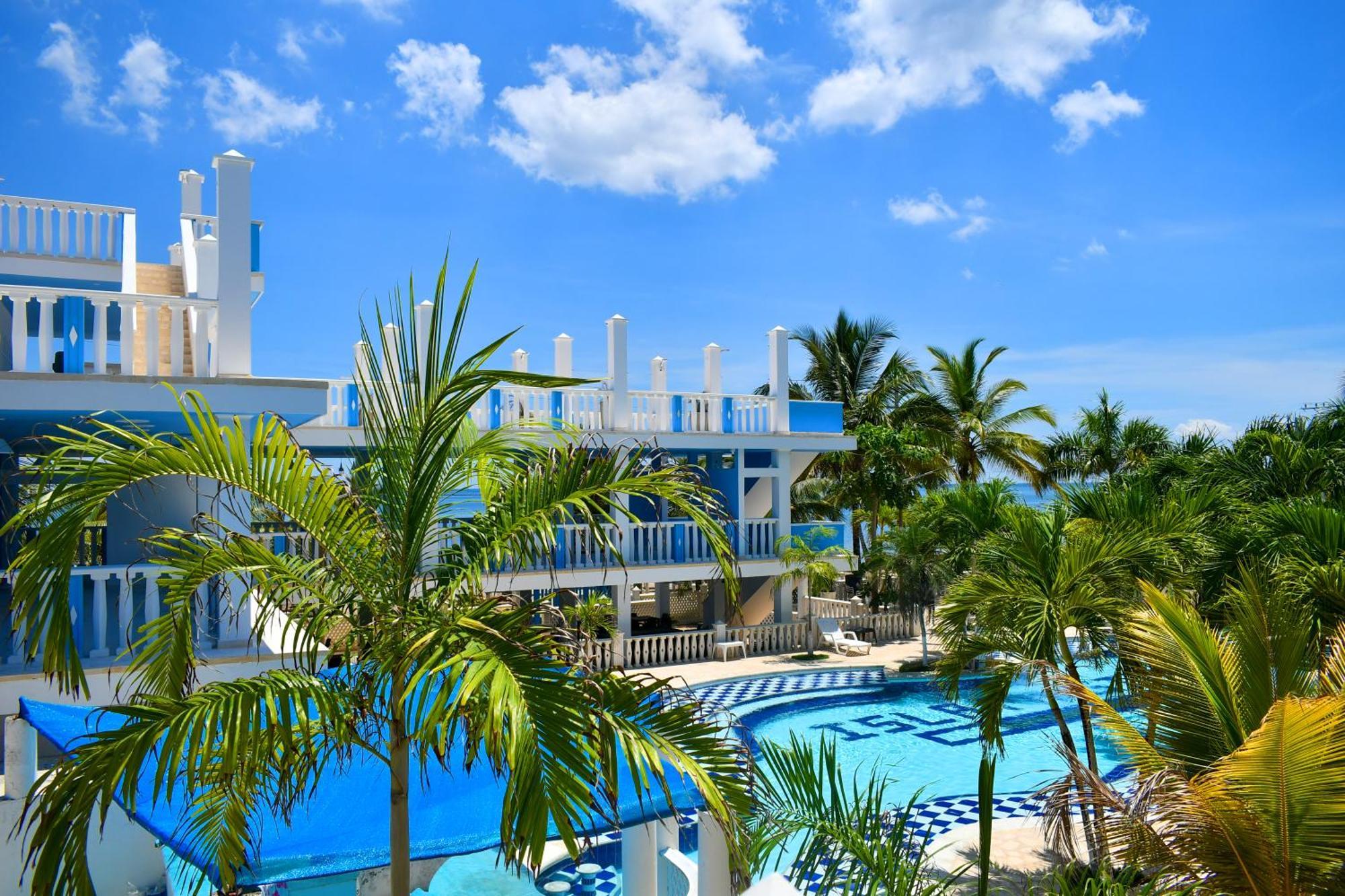 Hotel Isla Magica Ковеньяс Екстер'єр фото