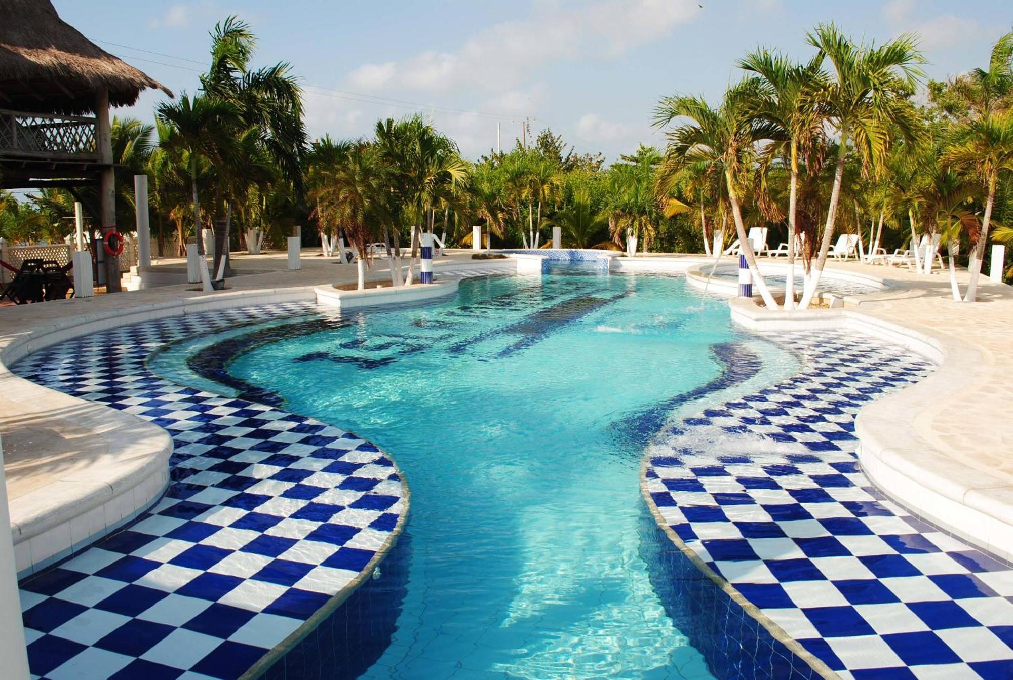 Hotel Isla Magica Ковеньяс Екстер'єр фото