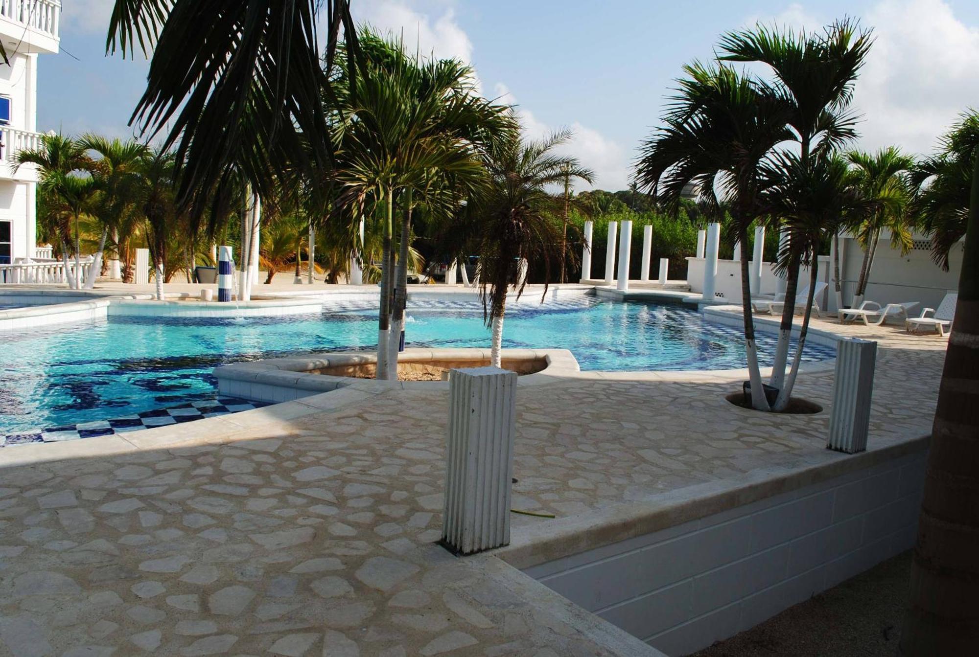 Hotel Isla Magica Ковеньяс Екстер'єр фото