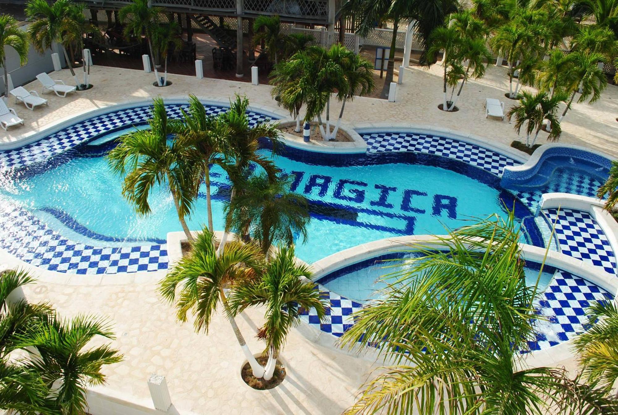 Hotel Isla Magica Ковеньяс Екстер'єр фото